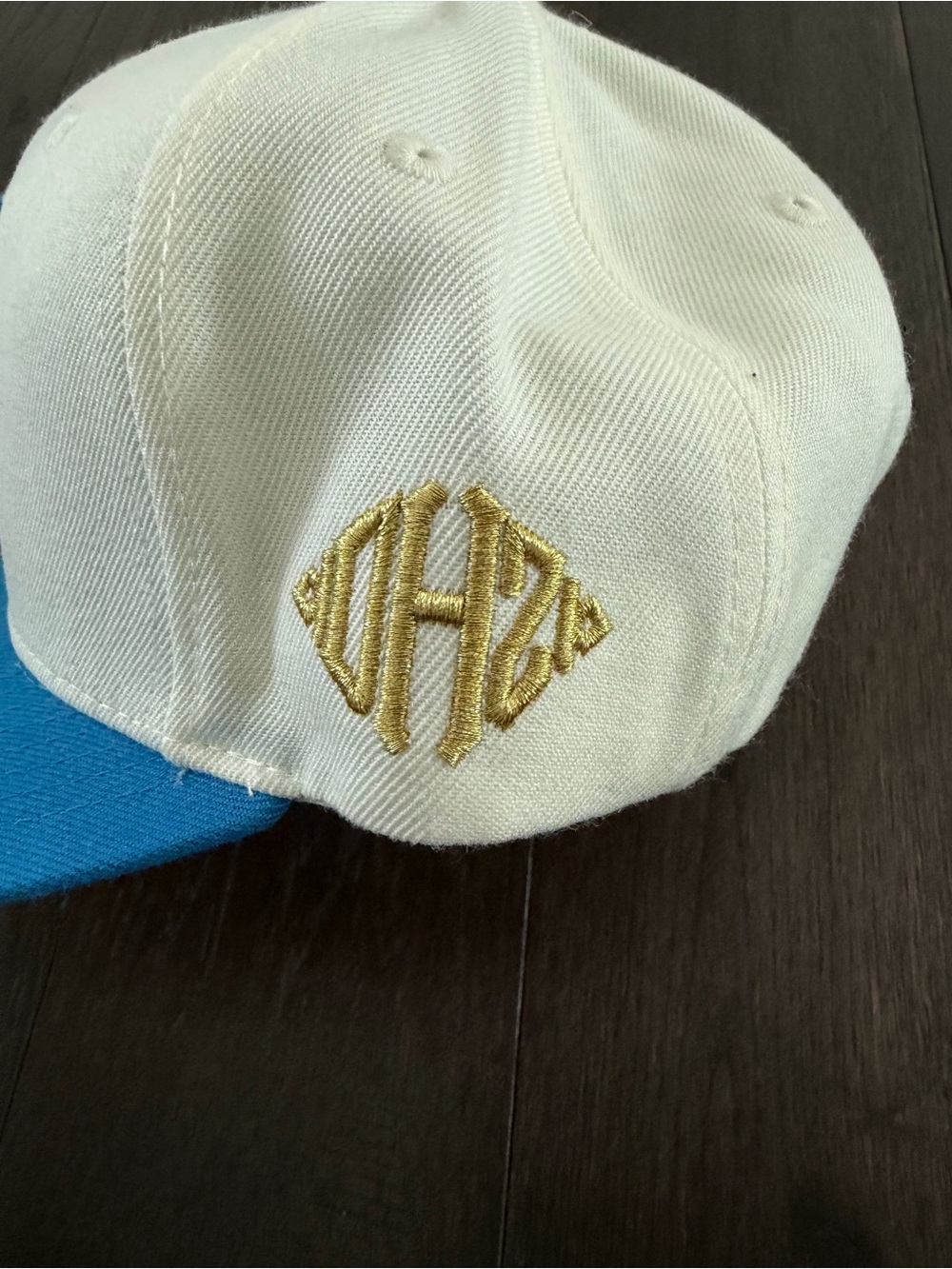 Kith Cream and Bright Blue Two-Tone Baseball Hat - Picture 2 of 4